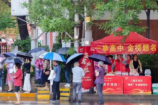 祖巴茨：球队状态很好&暂时没我能顶住 现在受伤比季后赛受伤好